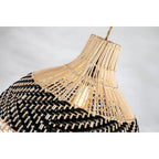Suspension lumineuse en rotin noir et blanc