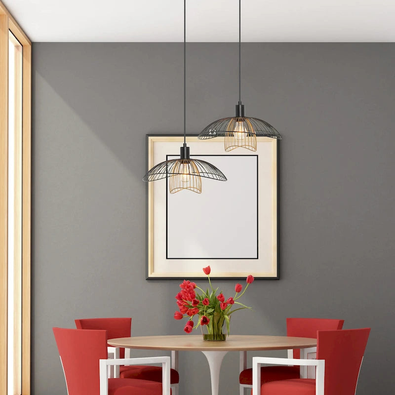 Suspension Elizabeth River of Goods, abat-jour double en métal noir et or, 35,2 cm (13,875 po) - 36,5 x 35,2 x 24,8 cm (14,375 x 13,875 x 9,75/57,75 po)