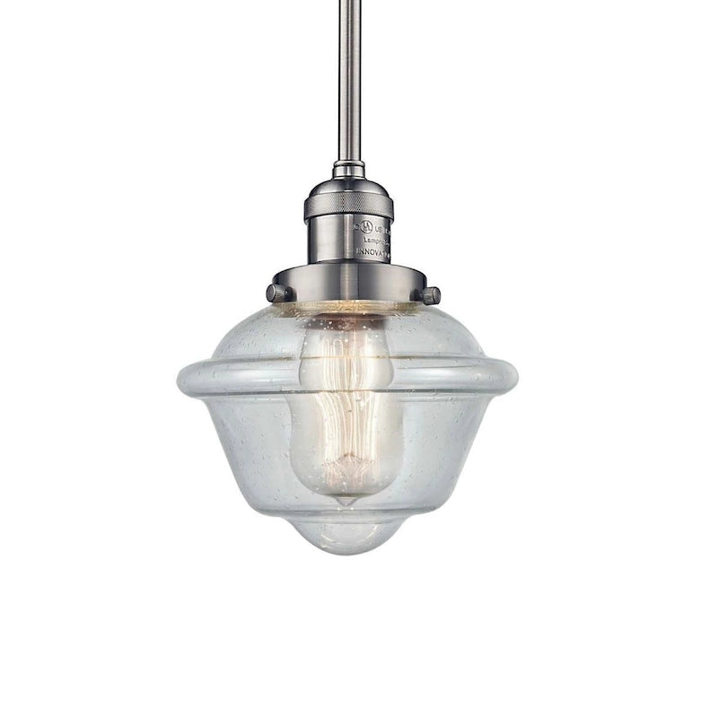 Suspension miniature Oxford Small à une lumière de 8 pouces de large, issue de la marque Innovations Lighting.