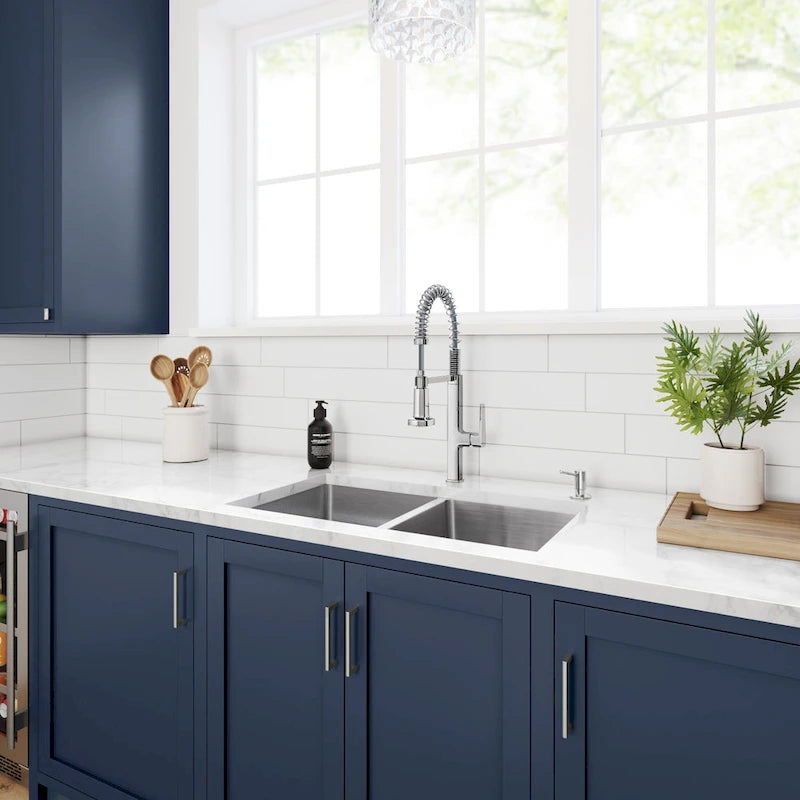 Suspension de 30,5 cm de large Millennium Lighting 9221 Ashli