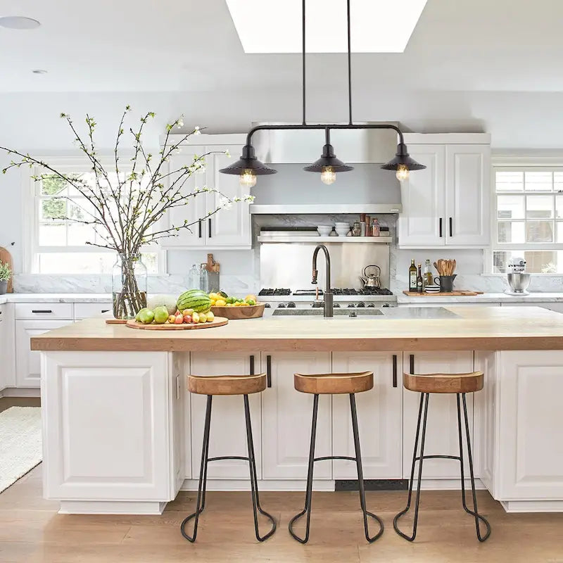 Suspension LED Cade 34.25 à 3 lumières en métal, style industriel campagnard, finition bronze huilé, par JONATHAN Y