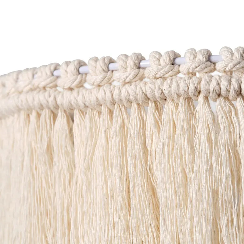 Lustre bohème beige à une lumière avec pompon en coton, design fait main, 40 cm de diamètre.