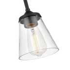 Suspension Josleen de Millennium Lighting, disponible en plusieurs finitions avec abat-jour en verre transparent