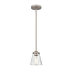 Suspension Josleen de Millennium Lighting, disponible en plusieurs finitions avec abat-jour en verre transparent