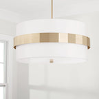 Suspension Sutton à 4 lumières, grand tambour, couleur or doux, avec abat-jour en tissu blanc et diffuseur en verre dépoli