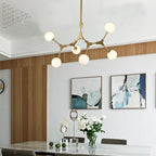 Suspension en fer doré à 6 lumières avec abat-jour en verre blanc