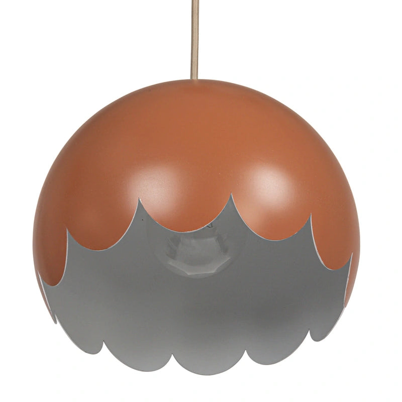 Suspension en métal festonné